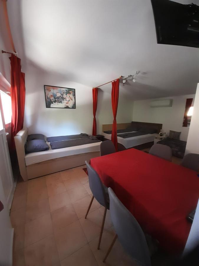 شقة بالاتوليلّي  في Lelle Lelke Apartmanhaz المظهر الخارجي الصورة