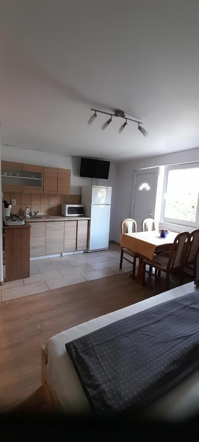 شقة بالاتوليلّي  في Lelle Lelke Apartmanhaz المظهر الخارجي الصورة